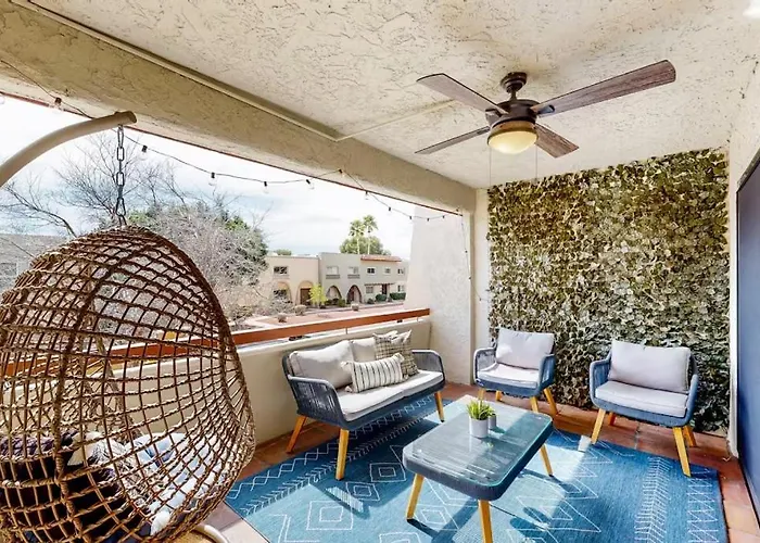 Holiday home Renovated With Pool, Spa, & Gym Access
