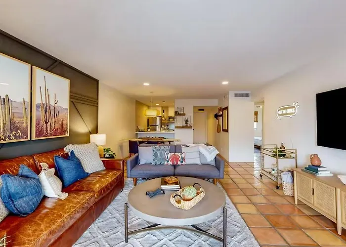 Renovated With Pool, Spa, & Gym Access