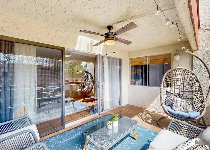 Renovated With Pool, Spa, & Gym Access * Scottsdale